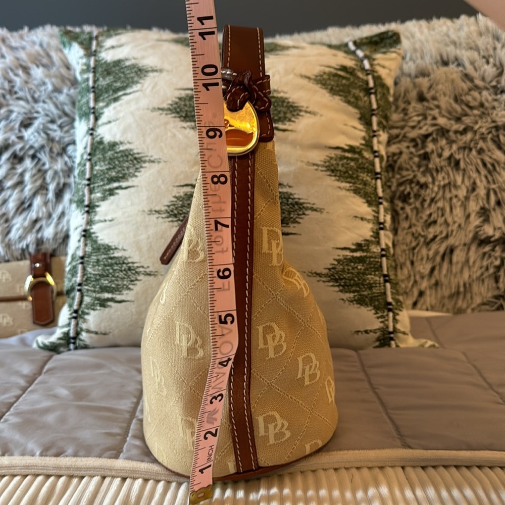 CLASSIC DOONEY & BOURKE Monogram Hobo Bag Excellent Exterior Condition! - Picture 5 of 8
